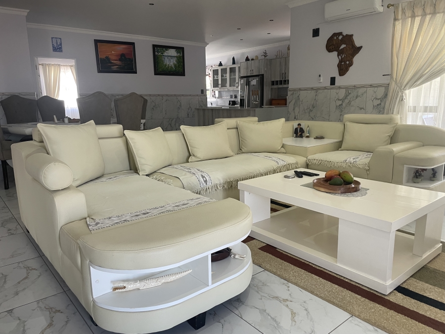 4 Bedroom Property for Sale in Country Club Western Cape